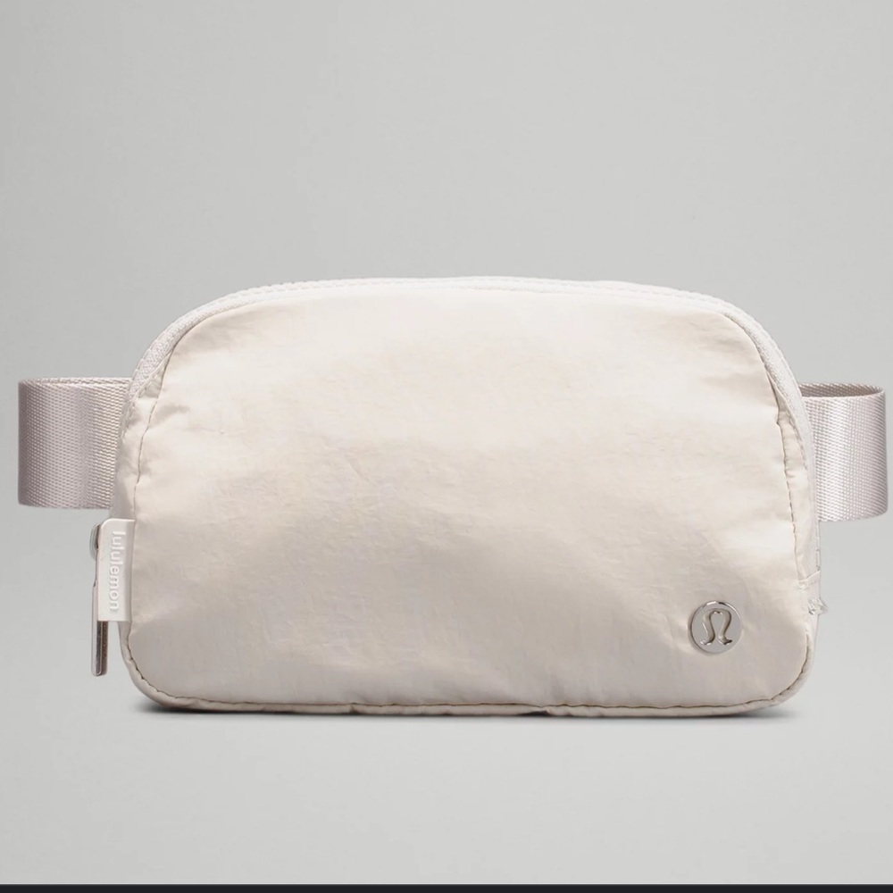 Lululemon Everywhere Belt Bag